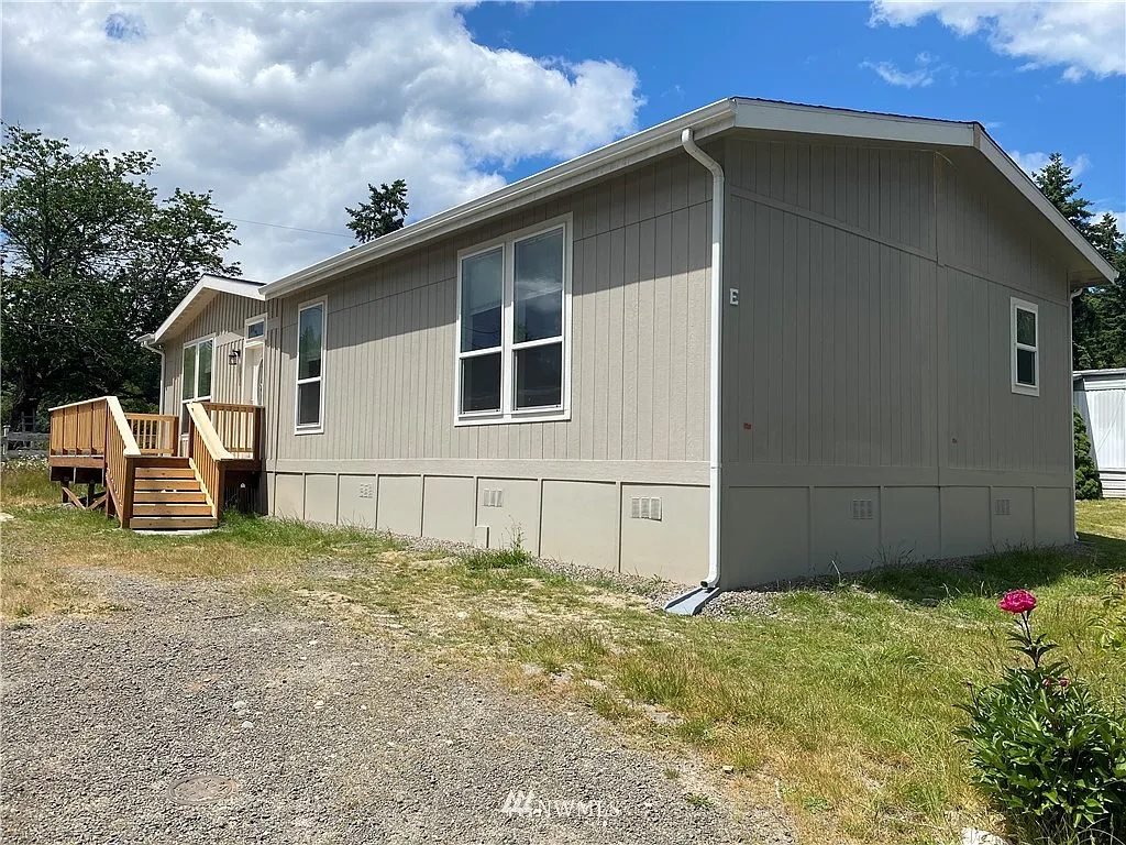 2958 NW Mountain View Road #E photo 1