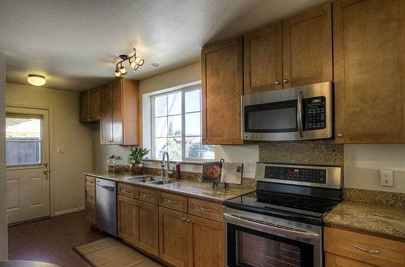 4th image of 5657 Holland Ln
