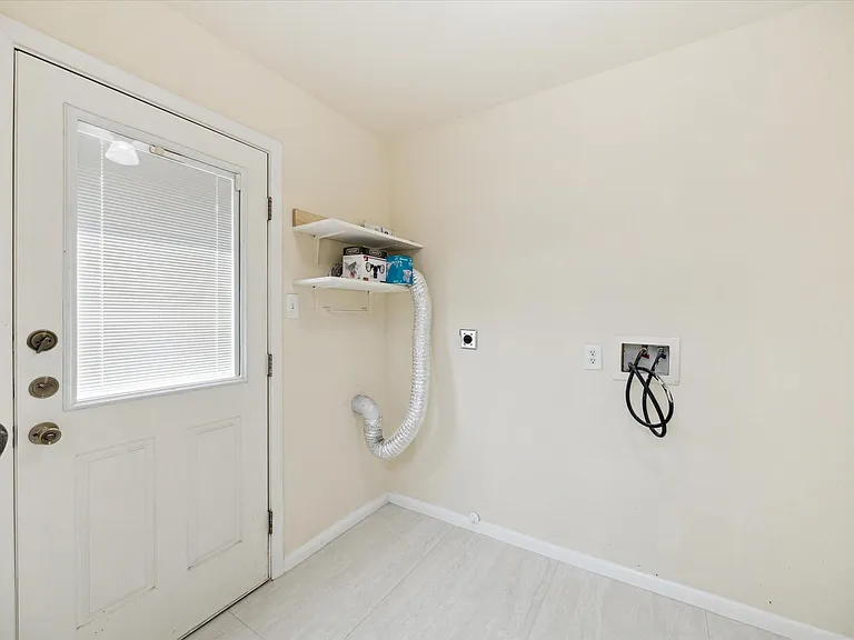 8907 Autauga St — Photo 17