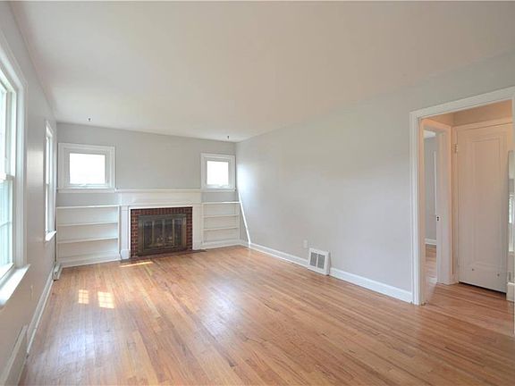 4th image of 92 Leighton Ave