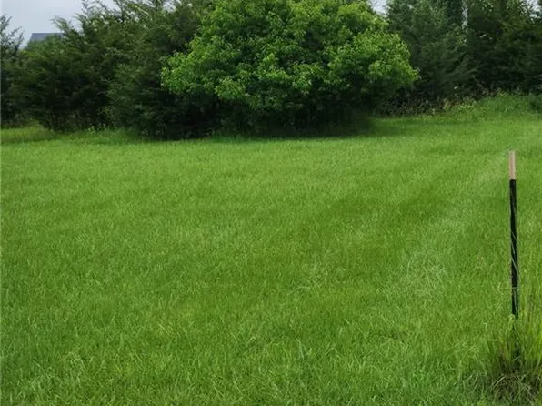 37 Red Fox Dr, Linn Valley, KS 66040