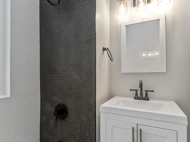 3711 Oak Hill Ave — Photo 4