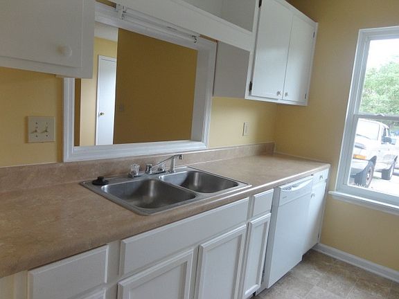 5th image of 115 Cedar Grove Dr Unit A
