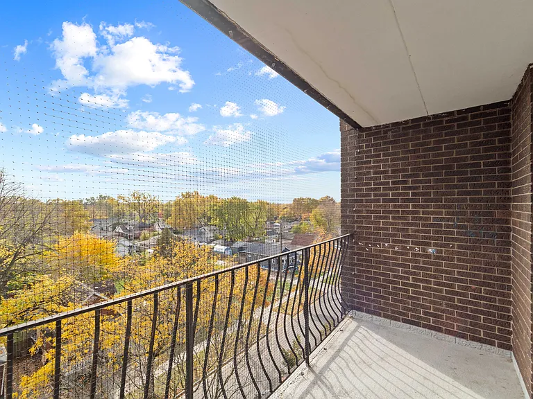 3540 Peter St — Photo 16