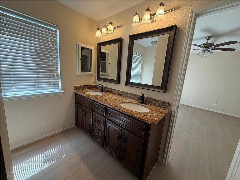 930 Mesa Terrace Dr — Photo 14