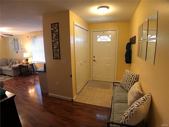 2nd image of 8 Kent Dr