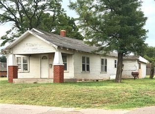 522 W A Ave, Elk City, OK 73644