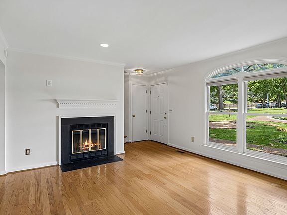 4th image of 1939 Capers Ave