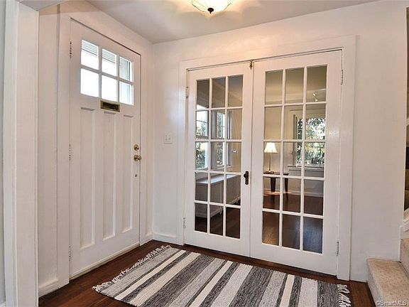 3rd image of 221 Elm St