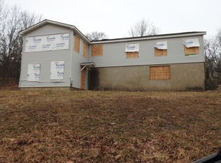 1427 Milford Rd, Dingmans Ferry, PA 18328