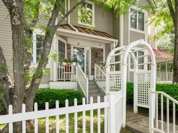 4 The Arbors, New Providence Boro, NJ 07974