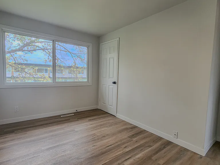 10211 Princess Elizabeth Ave NW — Photo 12
