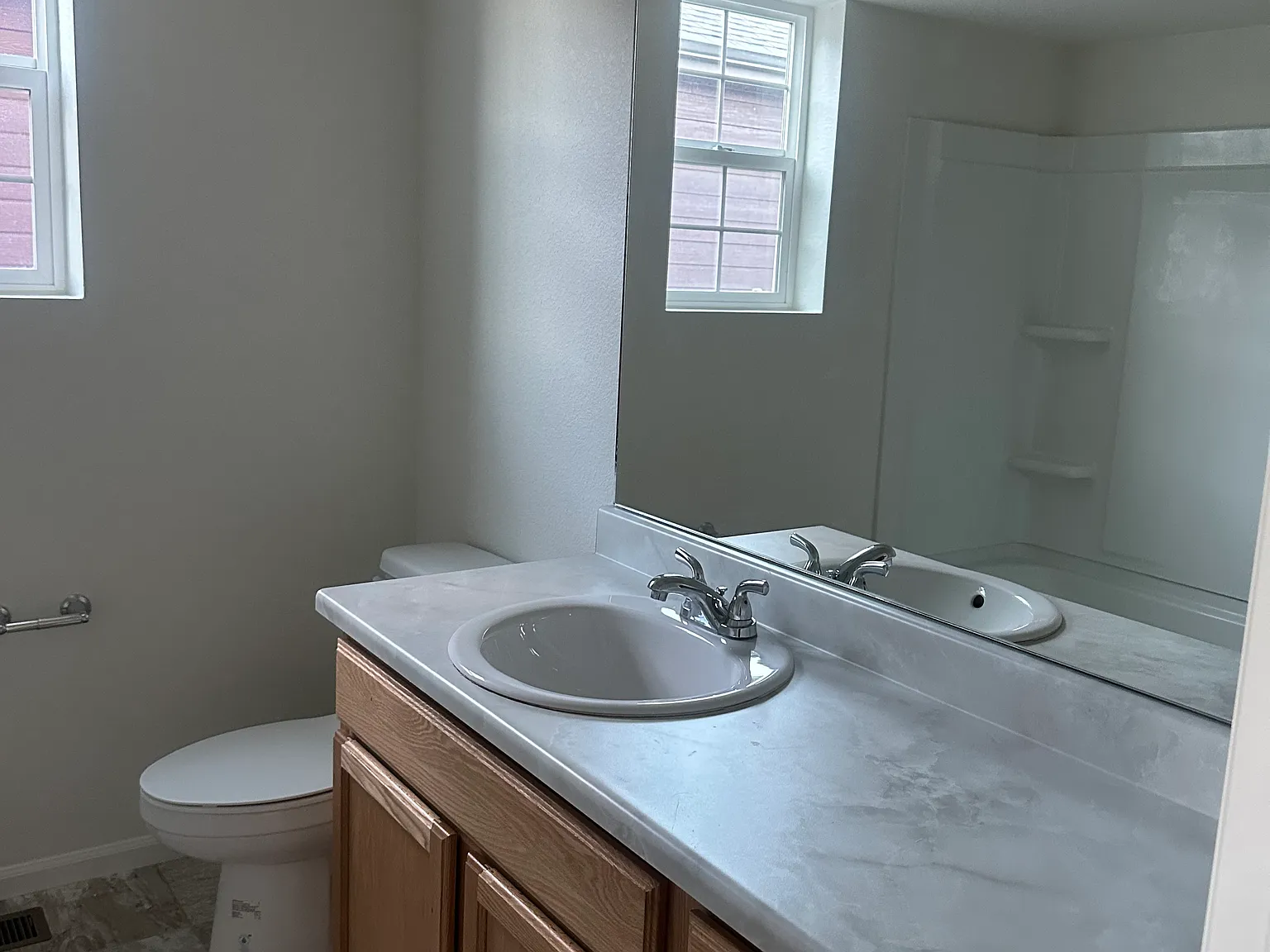 4 bed, 1958 sqft, $2,950 — Photo 3
