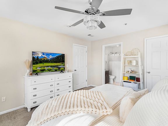 5th image of 708 Tallwood Ln
