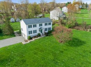 61 Rainbow Crst, East Fishkill, NY 12533