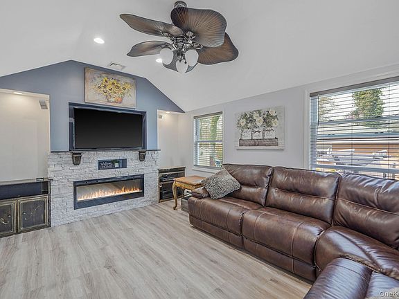 3rd image of 84 Lynbrook Drive