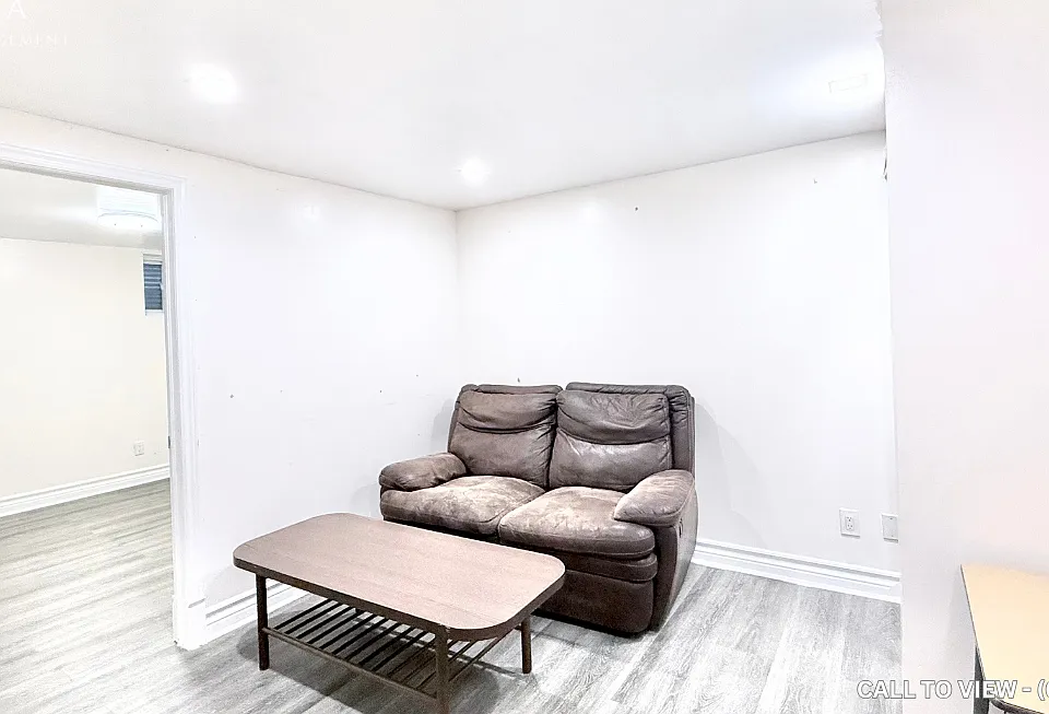 73 Horseley Hill Dr #2