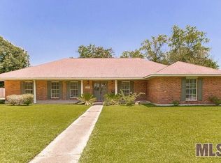 1061 Heather Dr, Baton Rouge, LA 70815