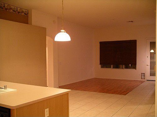 Kitchen/Family Rm