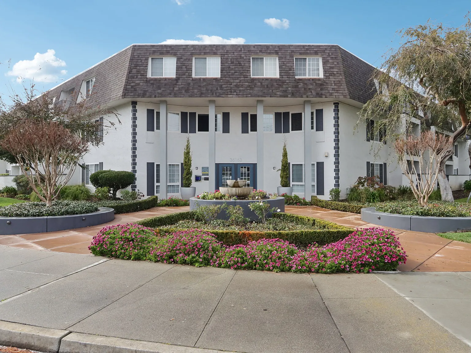 Brookvale Chateau — Photo 1