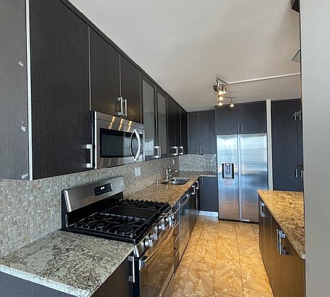 3rd image of 501 Surf Ave #21