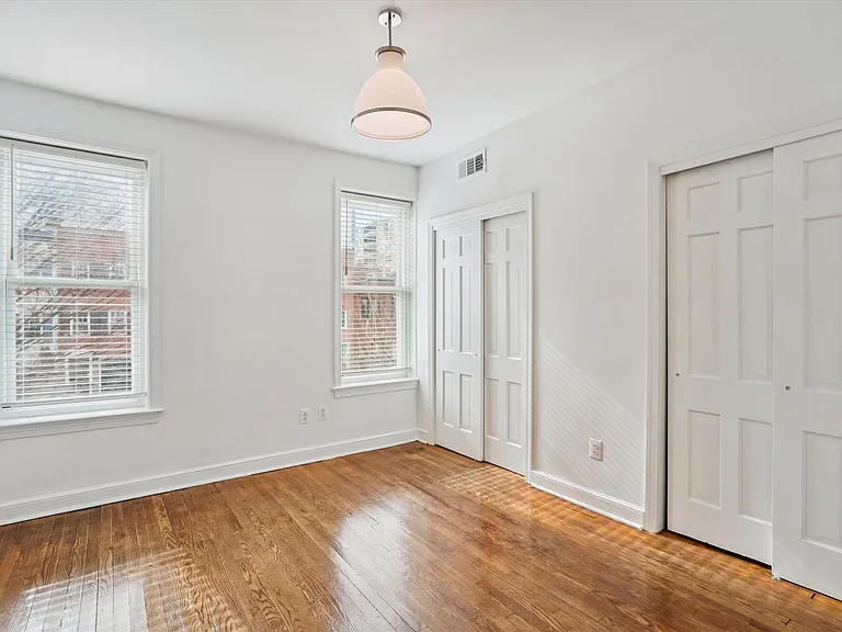 2431 I St NW #B — Photo 8