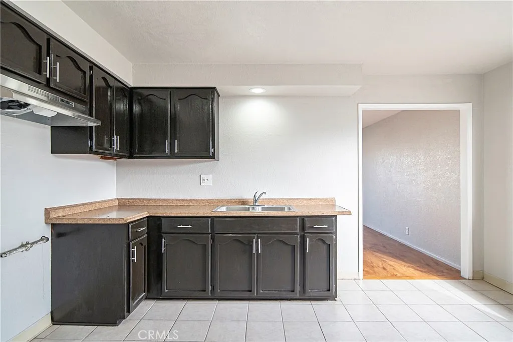 1308 E Oaks St — Photo 1