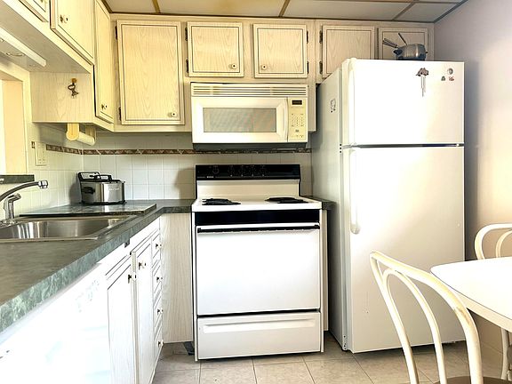 4th image of 3506 NW 49th Avenue #510