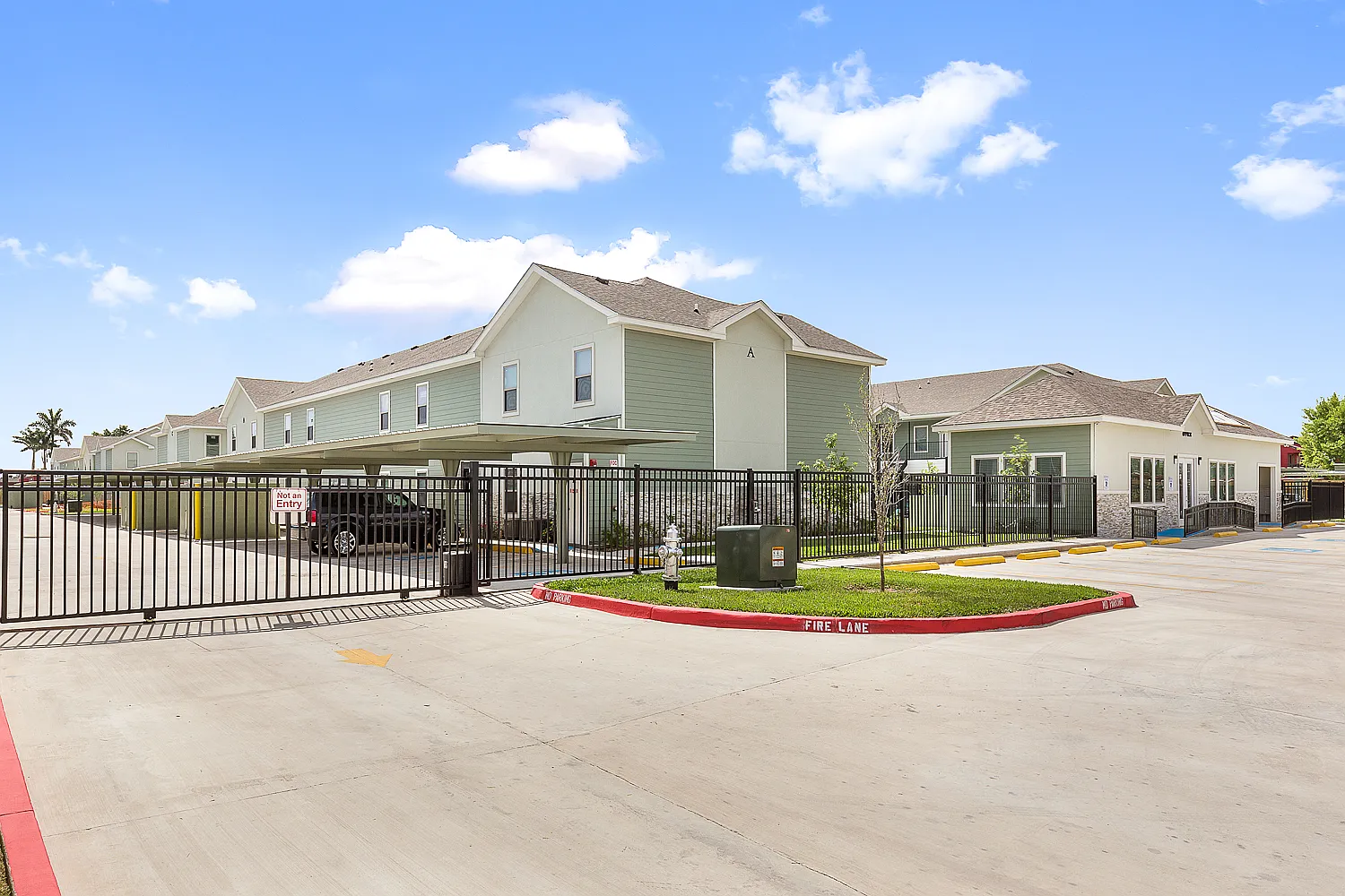 Enclave Apartments — Photo 4