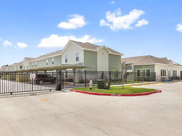 Enclave Apartments — Photo 5