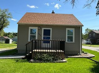 302 32nd Ave, Moline, IL 61265