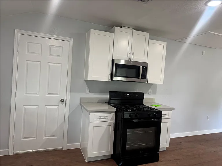 10437 Barnham St — Photo 4