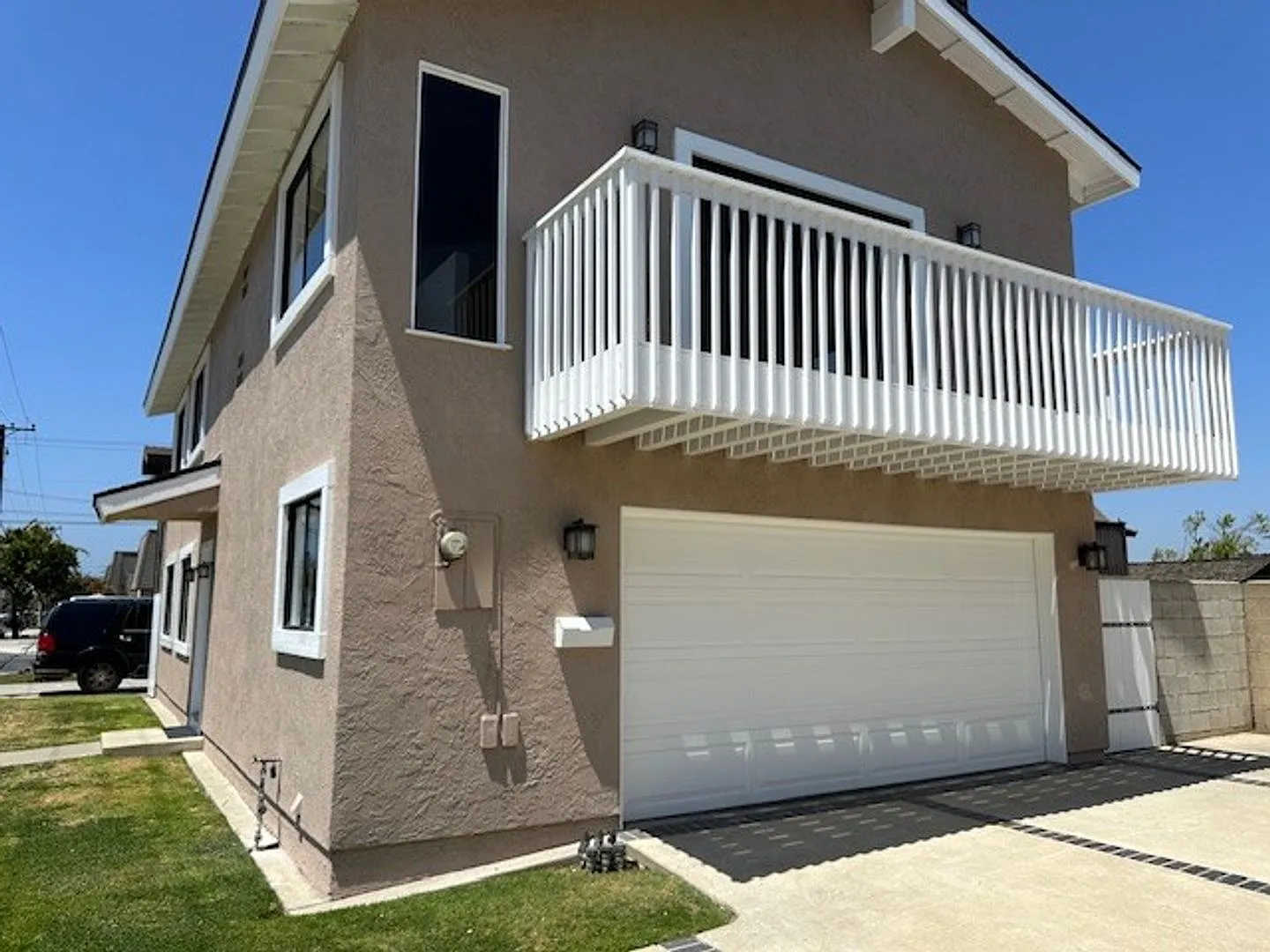Remodeled 3 Bedroom 2 Bath 2 Story House, consisting of 2 Bedrooms and 1 Bath Upstairs and 1 Bedr... — Photo 4
