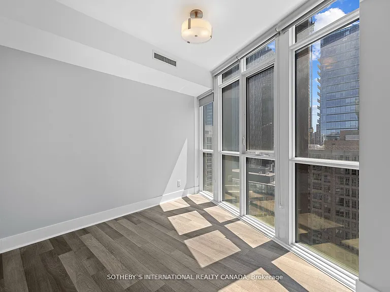32 Davenport Rd #1508 — Photo 9