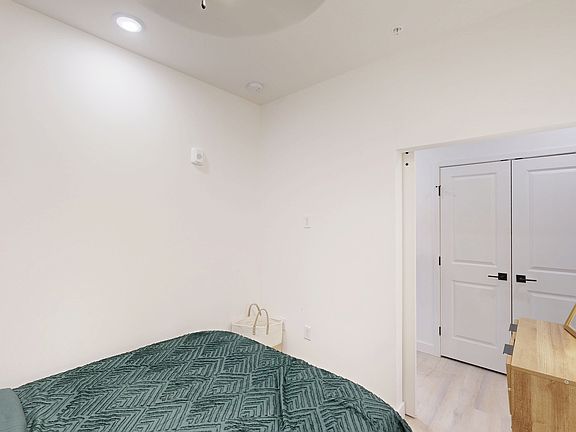 4th image of 3910 Warwick Blvd #1