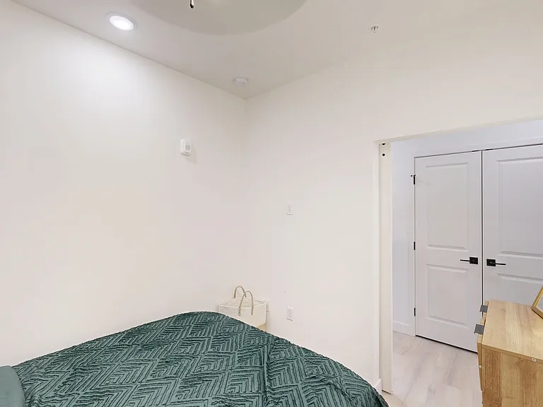 3910 Warwick Blvd #1 — Photo 4