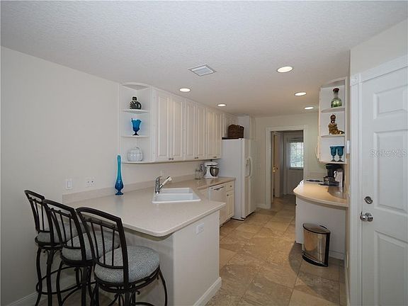 5th image of 1653 Napoli Dr