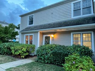 B7 Bristol Woods Dr #B7, Bristol, RI 02809