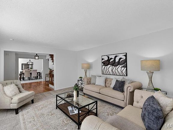 5th image of 395 Royal Valley Dr