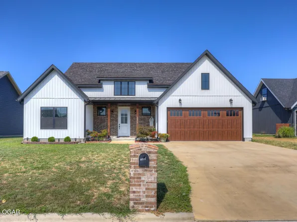 2215 Bennett Wilson Dr, Carthage, MO 64836