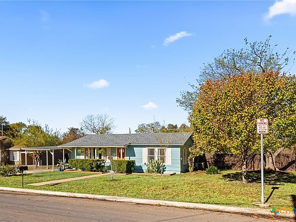 3rd image of 400 Sarah Dr