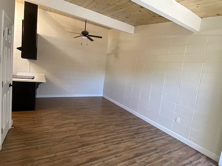 777 Holmes St — Photo 3