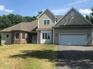 945 Forest Rd, Jefferson Township, PA 18436
