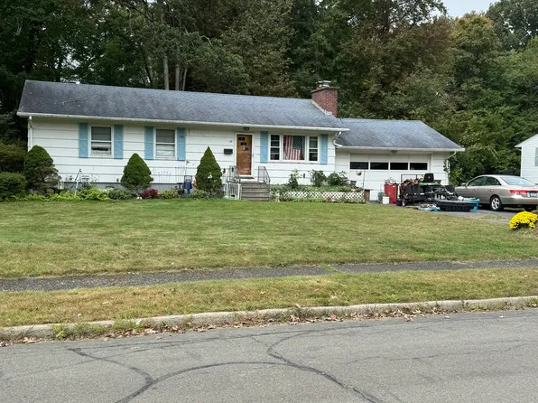 32 Grove Road, North Haven, CT 06473