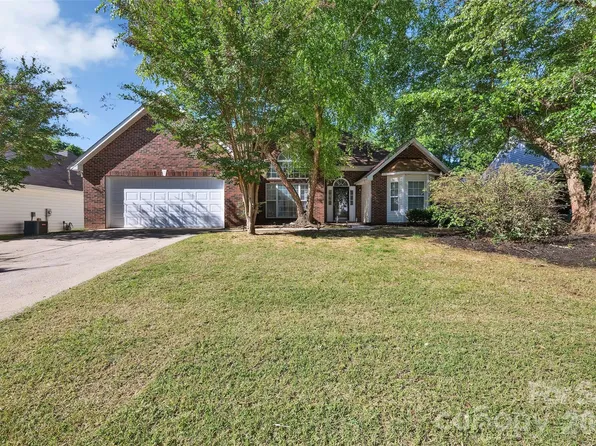 14422 Southbridge Forest Dr, Charlotte, NC 28273