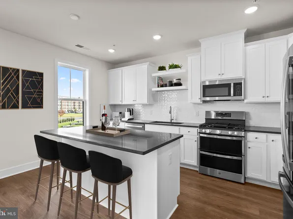 42660 Darala Dr, Ashburn, VA 20147