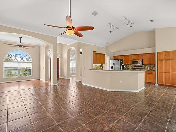 4th image of 3806 Opal Cir