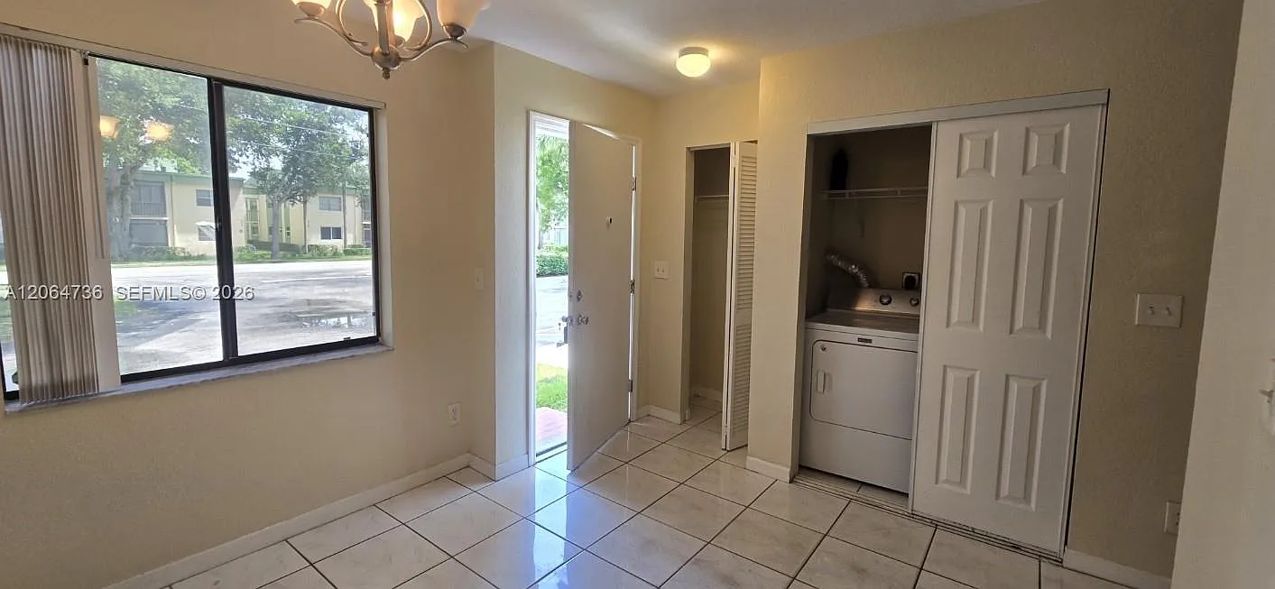 2 bed, 3.0 bath, $2,200 — Photo 2