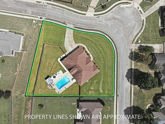 3rd image of 132 Shackleford Rd