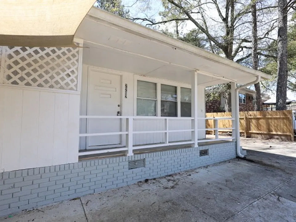 2202 Dering Cir NE #1